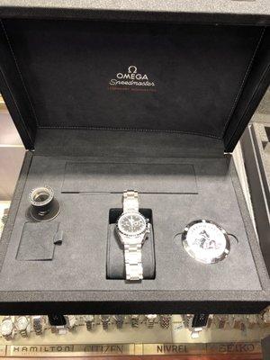 Speedmaster with Box.