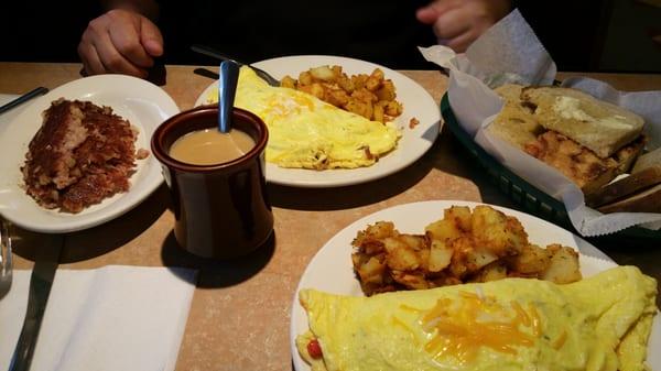 Steak n cheese omlett  Chourico n cheese omlett  Side of hash Home fries  Rye toast  Yummy yummy