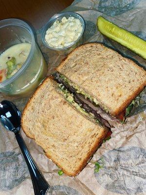 Build-your-own (Roast Beef) with a side of macaroni