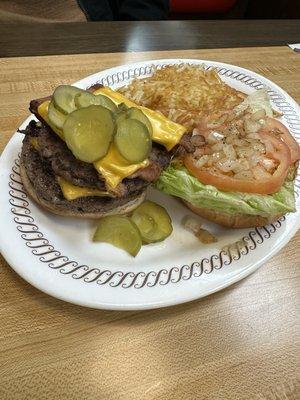 Angus Cheeseburger (1/4 Lb.) with extra patty