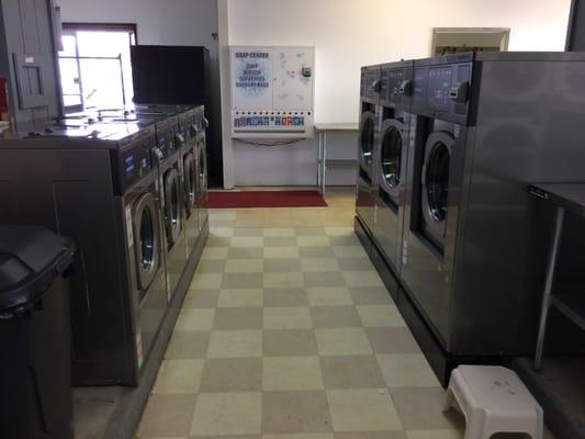 Small 20 pound washers on the left, and 50 pound washers on the right!