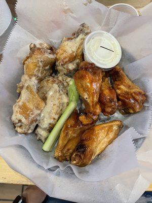 10 wings (5 sesame and 5 garlic parmesan) with side of ranch