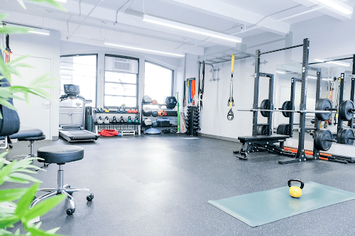 Our space is furnished with everything that athletes need to get back to 100%.