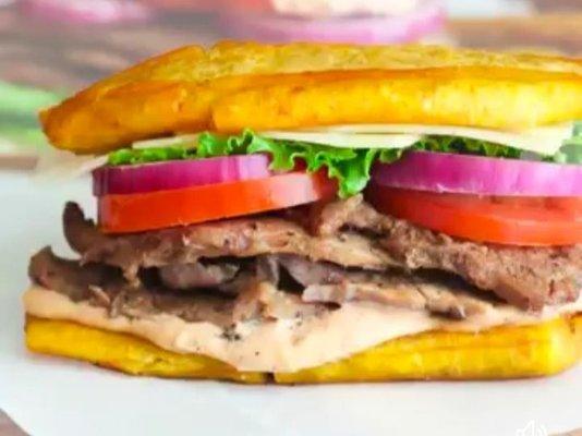 Jibarito Sándwich de Churrasco / Plantain Sandwich with Skirt Steak