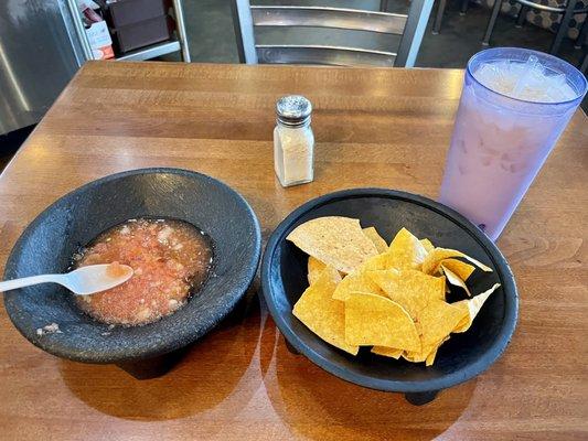 Chips and salsa, large horchata