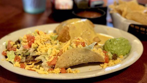 OMG This Bravo plate was amazing. So fresh and delicious. Guacamole was really good, too.