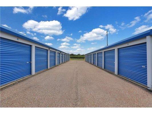 Exterior Units - Storage Express at 9514 S Powell Rd, Peoria, IL 61607