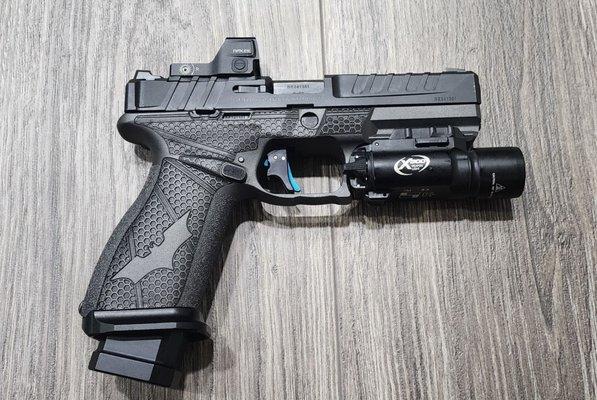 Laser stippled Springfield Armory Echelon