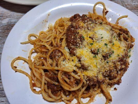 Spaghetti bolognese w/meat sauce.