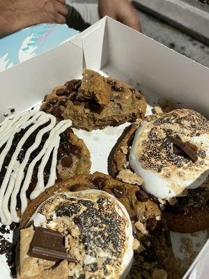 Cookie Monster box mixed.  Ohhh soooo goooooddddd !!!!