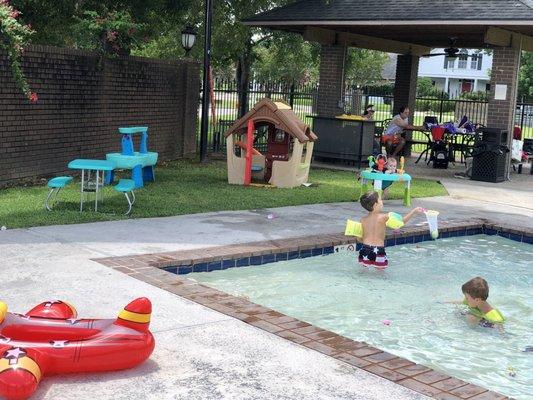 Safe, clean, fun! Red Cross certified lifeguards. Structured activities. Family friendly. Food trucks on Fridays all summer.