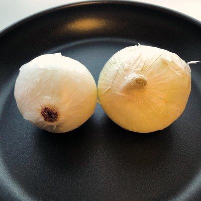 Fresh white onions.