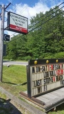 The outside of the Georgetown Country Store.