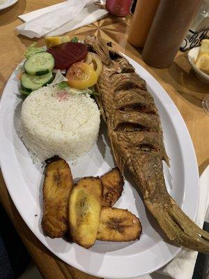 Fried whole red snapper