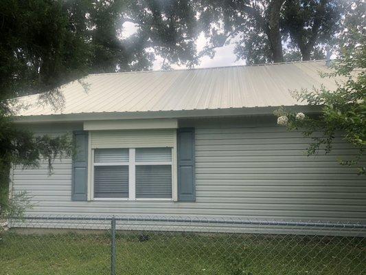 Roof / siding look like new - even with being under all the trees