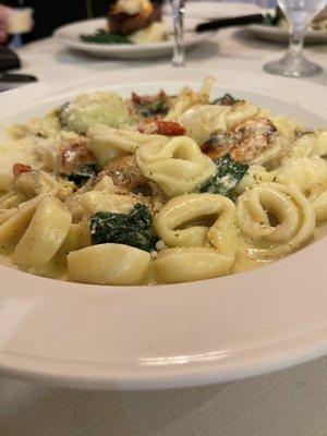 Special: tortellini shrimp scampi with sun dried tomatoes and spinach.