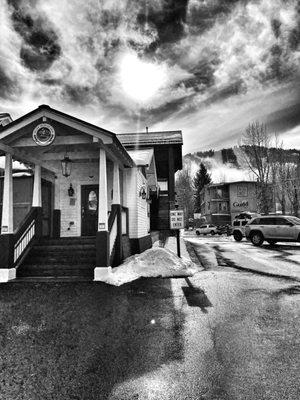 Huff House Inn and Cabins