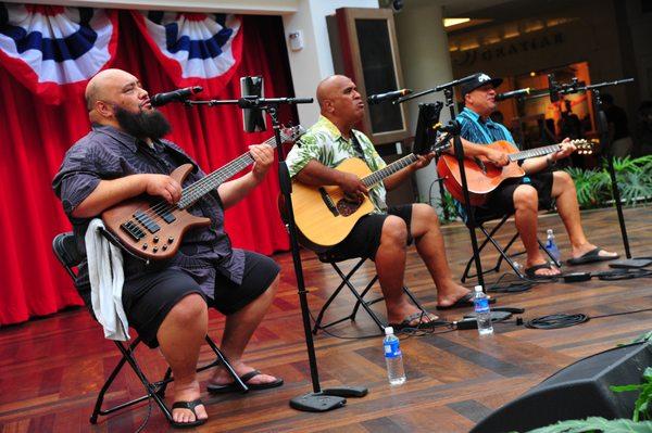 Ala Moana Centerstage