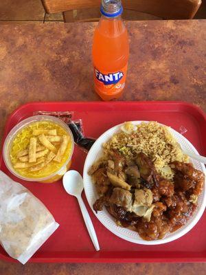 Lunch buffet, served behind glass. Mmm !