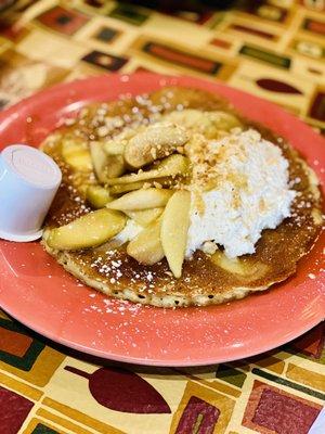 Caramel apple special single pancake (with whipped cream and peanuts) - YUM