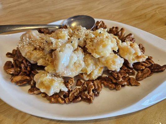 Shrimp with Walnuts