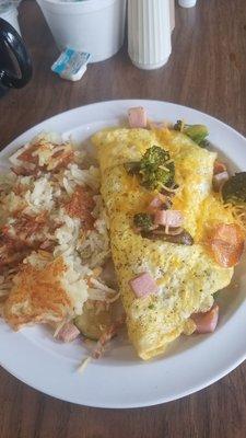 Everything omelette with ham and cheese plus a side of hashbrowns