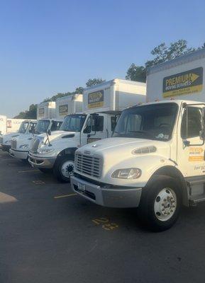 Fleet of 26' box truck with lift gates!