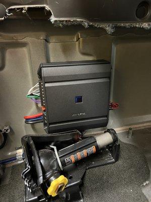 Alpine S-A32F 4 Channel Amp install