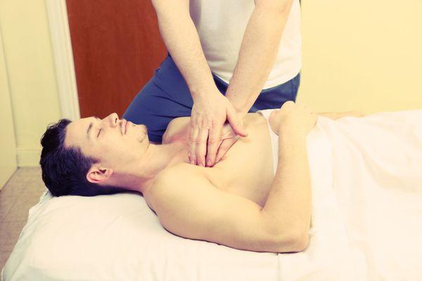 eliminating neck and shoulder pain begins with releasing the pectoralis minor