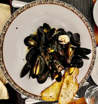 Mussels in white wine sauce