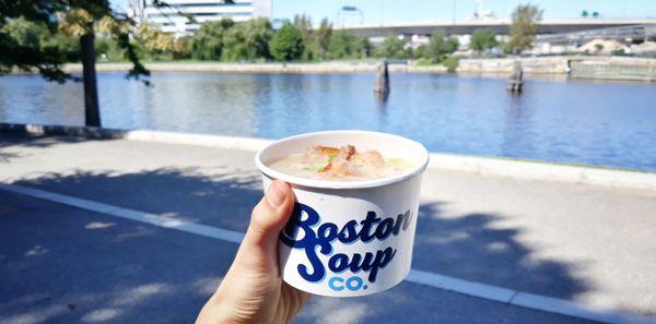 Hearty clam chowder in 12oz cup