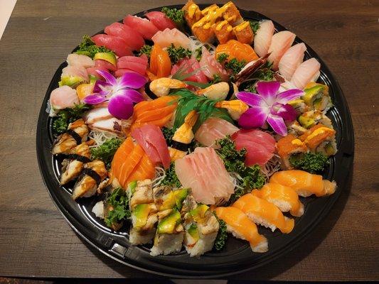 Roll Sushi Sashimi combo 16 inch