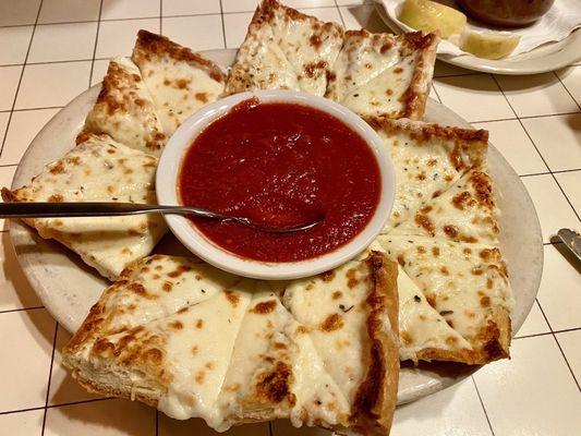 Garlic bread baked with cheese