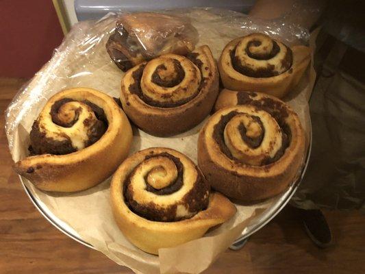 Old fashioned Cinnamon Rolls, frosting free for a low sugar option. Diabetics can do the happy dance lol...