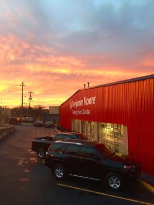 Another Beautiful sunrise over Atlanta's BEST Pint Store!