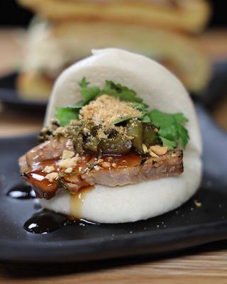 Buta Bao Bun  : @andrewloves_