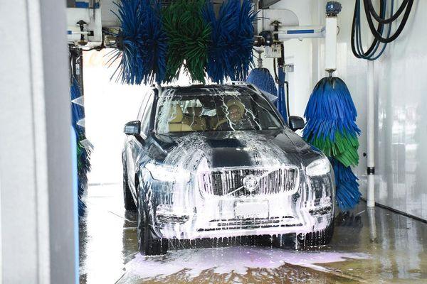 Get a car wash at 11001 Livingston Road, Fort Washington, Maryland!