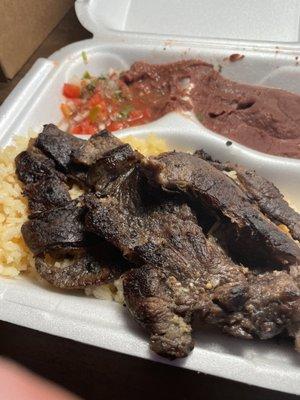 Here is My Medium rare carne asada, mejor dicho, Carne Quemada   Don't recommend