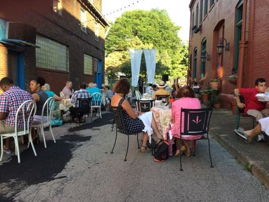 Summer has to include a date night at Selah in the alley with live music.