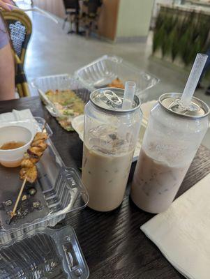 Taro and milk tea in awesome and handy to-go containers. Very convenient !