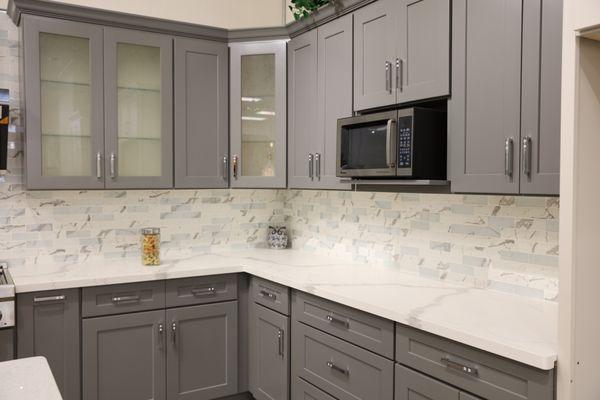 Twilight Cabinets with Calacatta Classic (Quartz)