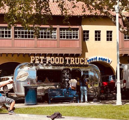 Cute walk in pet food truck. --seen Tuesday's 10 a.m-2 p.m