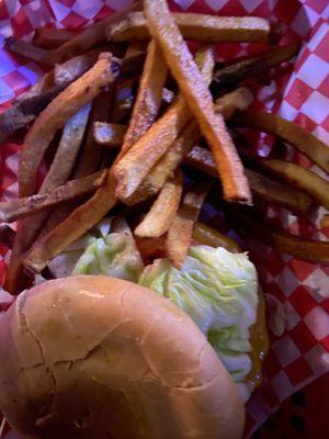 Cheeseburger with fries