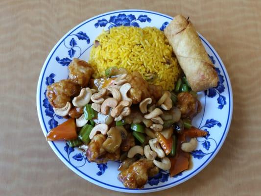 $5.15 Chicken w/ Cashew Nuts - 5 Stars - This dish is an incredible value and the flavor is outrageously good for the price.