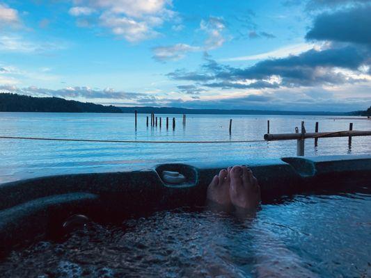 Hot tub at Sunrise Resort in Hoodsport, Washington