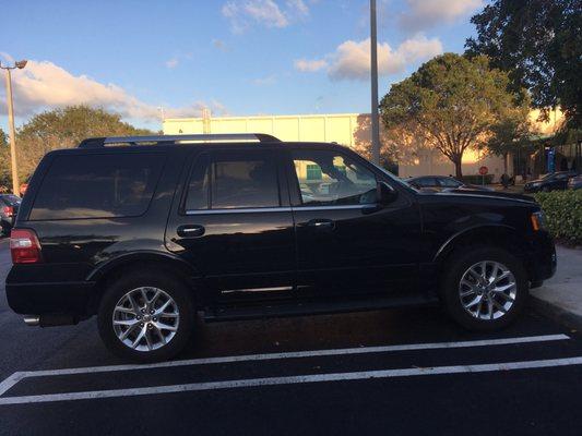 I'm diggin my Ford Expedition limited edition rental car!