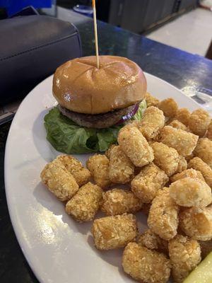 Single burger with tater tots