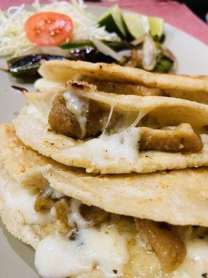 Quesadillas de Chicharrón