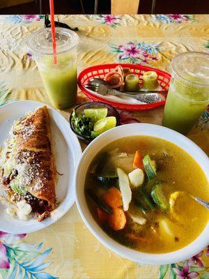 Caldo de pollo (chicken soup) healthy and delicious