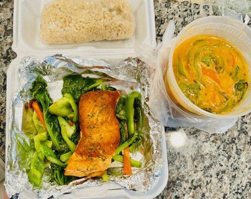 to go - Salmon Panang